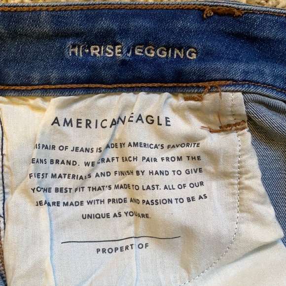 AMERICAN EAGLE WOMEN’S ripped/distressed HI-RISE JEGGING/jeans. Size 10R. - Picture 7 of 14
